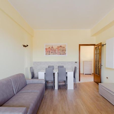 Le Rondini Apartment, 5 Persone, 2 Balconi, Policlinico Tor Vergata E Casilino Róma Kültér fotó